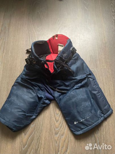 Шлем хоккейный easton, нагрудник, шорты bauer