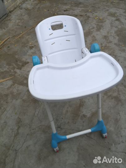 Детский стульчик для кормления