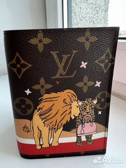 Обложка для документов LV