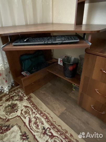 Компьютерный стол