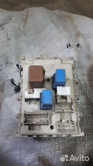 Ниссан Альмера Н 16 Салонный блок предохранителей