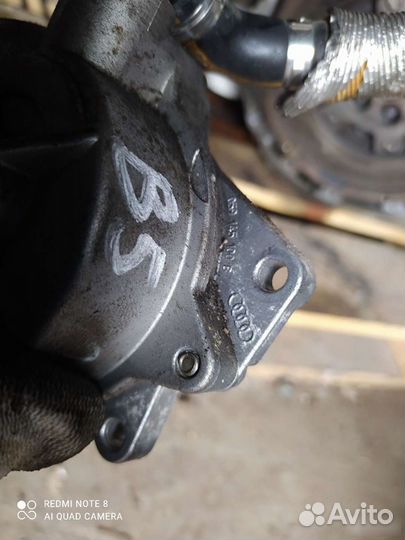 Volkswagen Passat B5 B5+ Насос вакуумный 72218501