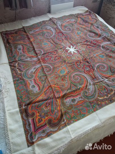 Павловопосадская шаль, платок