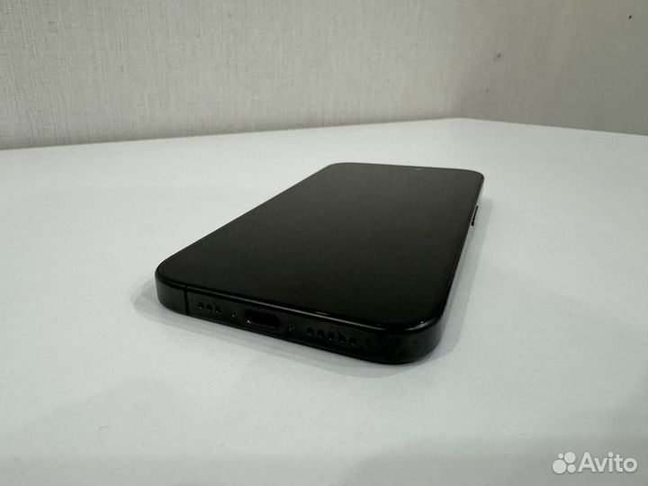 iPhone 15 Pro, 256 ГБ