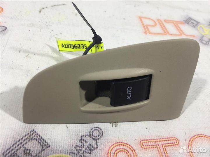 Кнопка стеклоподъемника Toyota Avensis (AZT250,AZ