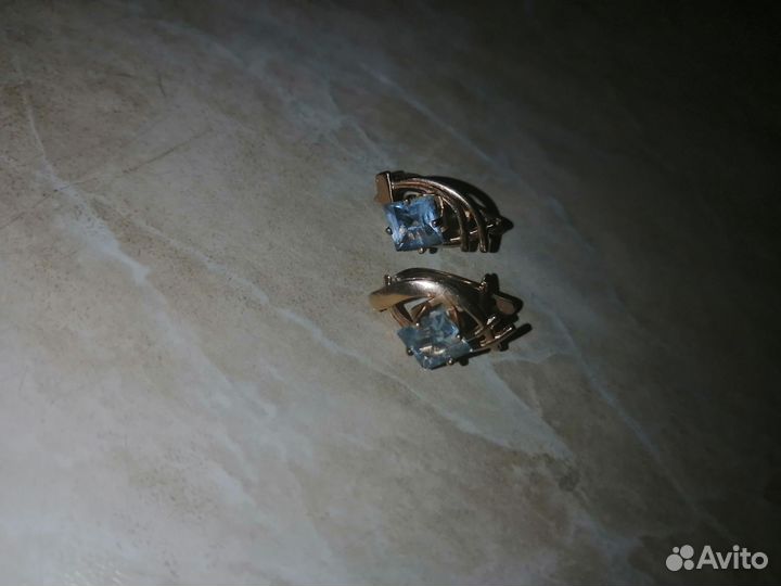 Золотые серьги с сапфирами