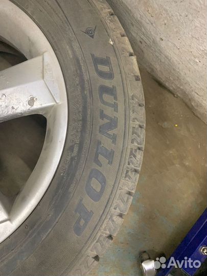 Dunlop Winter Maxx 215/65 R16 98T