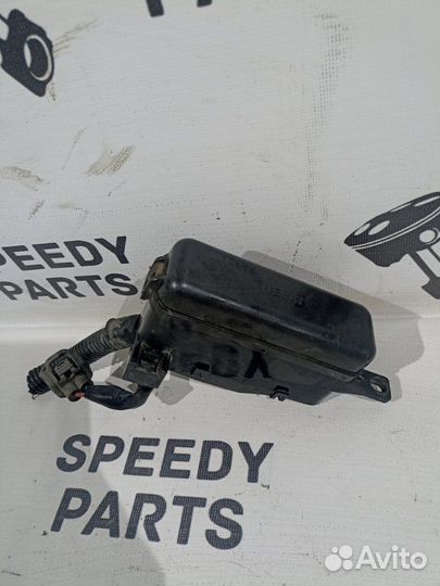 Блок предохранителей под капот Toyota Corona