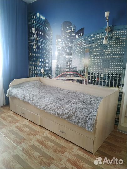 Письменный стол бу с полкой и тумбочкой