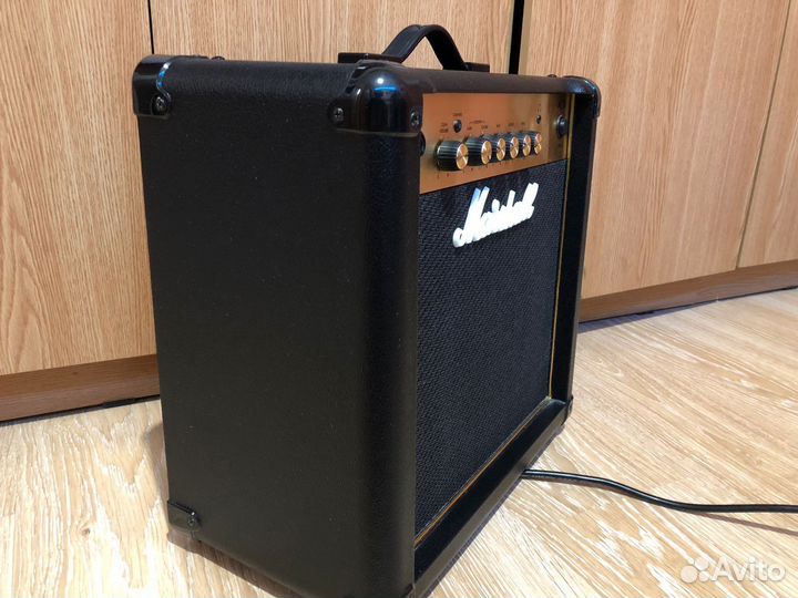 Комбоусилитель Marshall Mg15