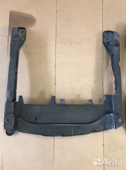 Кронштейн сидений Порше Кайен 958(1463)