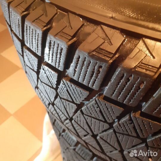 Bridgestone Blizzak DM-V2 225/65 R17