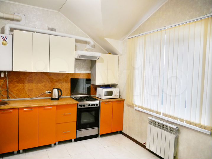 2-к. квартира, 57 м², 4/4 эт.