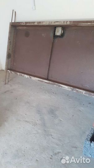 Дверь входная металлическая для сарая или гаража