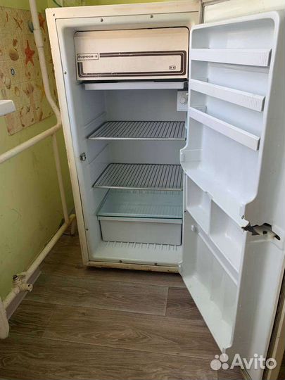 Холодильник Бирюса