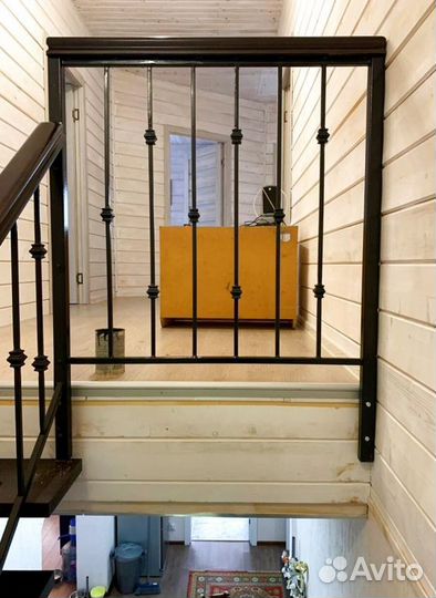 Лестница для коттеджа на заказ