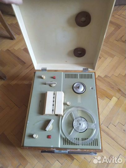 Катушечный магнитофон Яуза 6