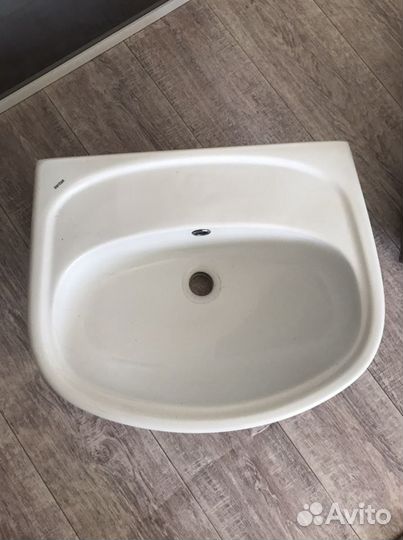 Раковина керамическая