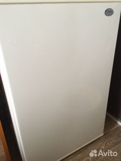 Небольшой холодильник бу