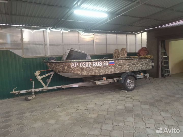 Моторная лодка тримаран касатка с мотором ямаха 30