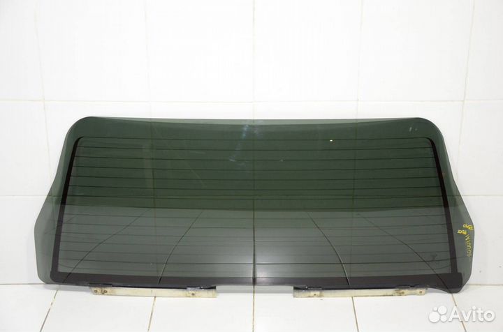 Стекло крышки багажника (с обогревом) Toyota