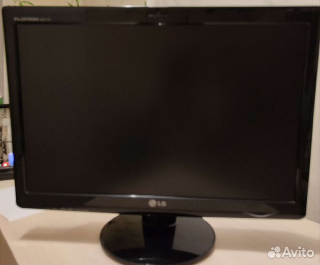 Монитор lg flatron w2271tc