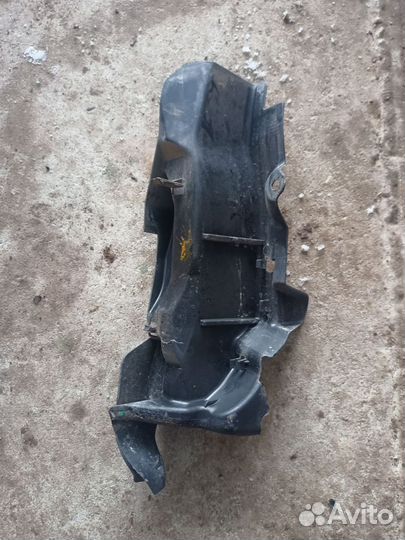 Кожух замка двери передний правый Audi A8 D3