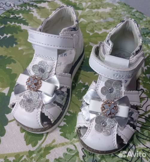 Босоножки, сандали