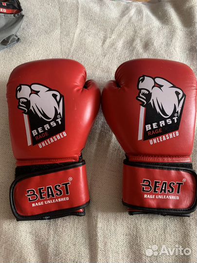 Боксерские перчатки 12 oz Beast
