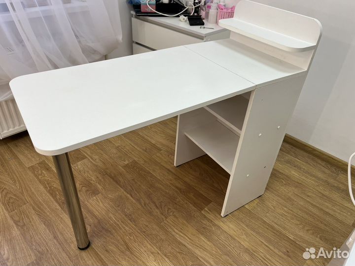 Стол для маникюра складной