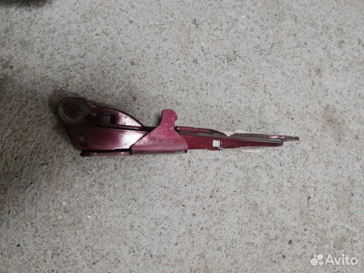 Петля капота левая Hyundai Accent седан тагаз G4EC