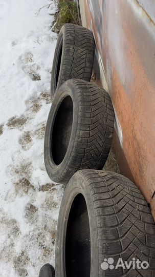 Pirelli Winter Studdable Plus 215/50 R17