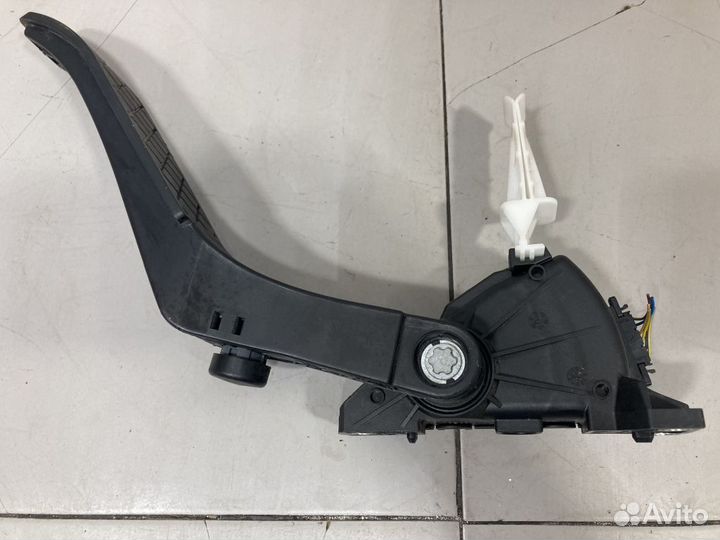 Педаль газа Volkswagen Touareg 1 7L