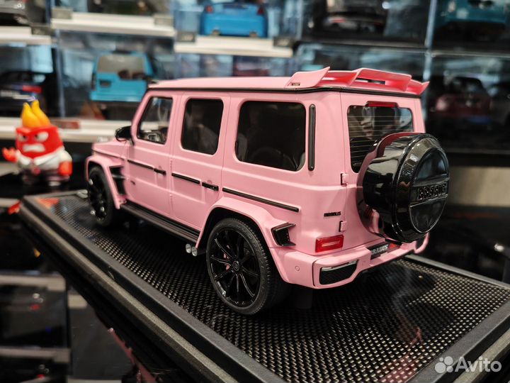 MH020NG Motorhelix Mercedes G800 1:18