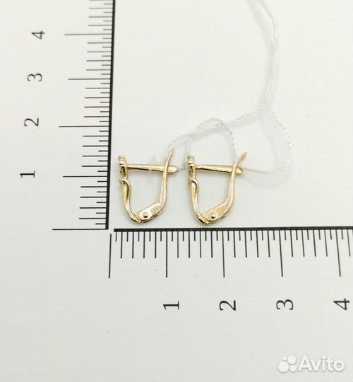 Золотые серьги с камнем