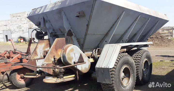 Разбрасыватель удобрений УралАгроМаш МВУ-8Г, 1995