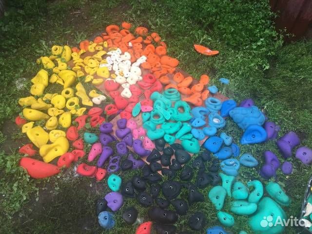 Камень один