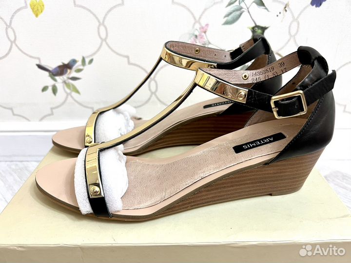 Босоножки женские 39 размер натуральная кожа новые