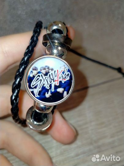 Браслет stray kids