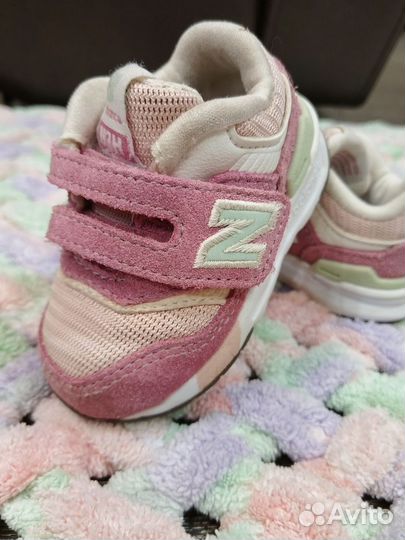 Кроссовки для девочки