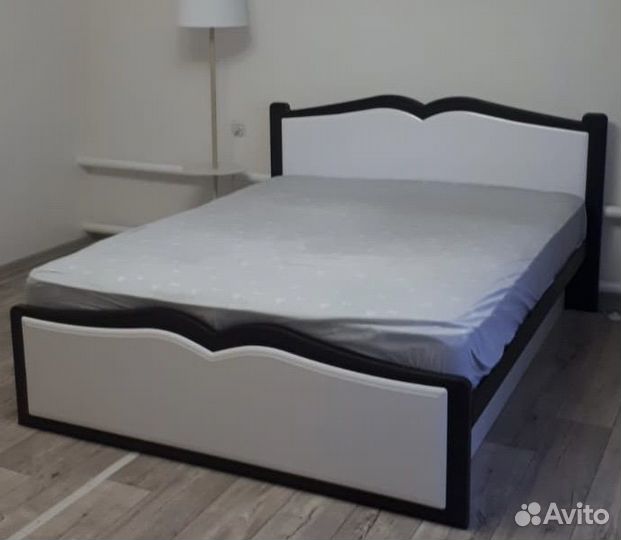 Кровать двуспальная
