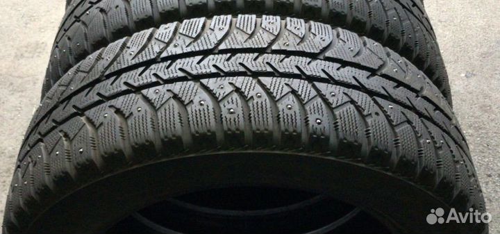 Bridgestone Ice Cruiser 7000 215/60 R17