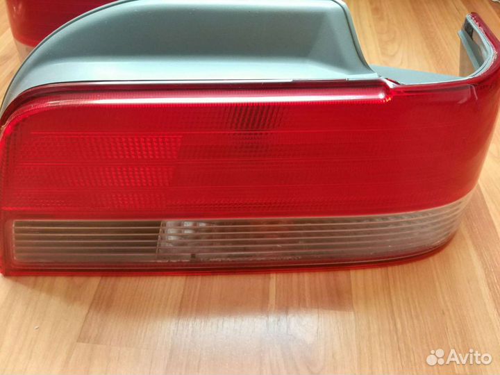 Задние фонари на Carina