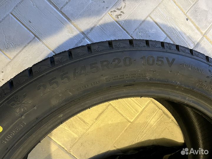 Triangle PL02 255/45 R20