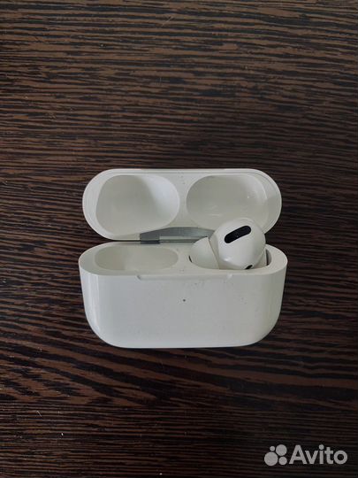 Беспроводные наушники apple airpods pro правый