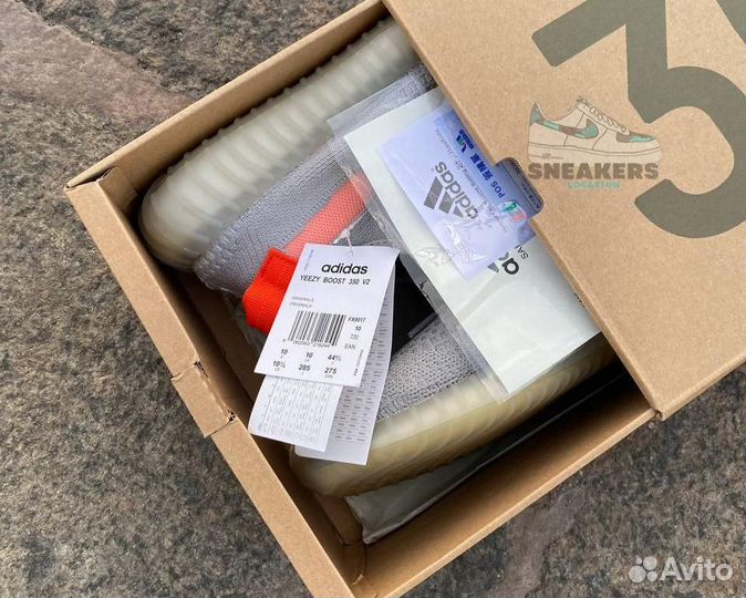 Кроссовки Adidas Yeezy Boost 350 v2 Tail Light