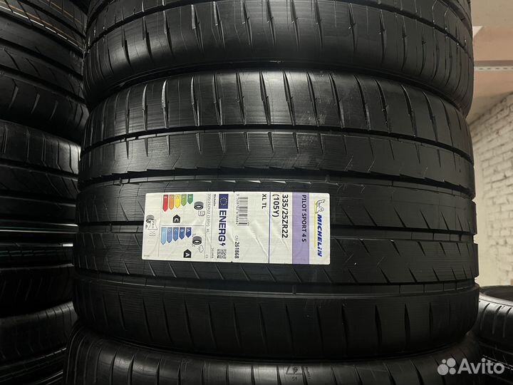 Michelin Pilot Sport 4 S 335/25 R22 и 285/30 R22 105Y