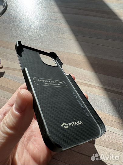 Чехол Pitaka на iPhone 12