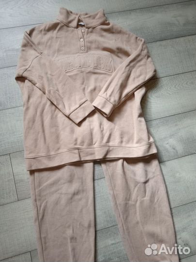 Костюм женский