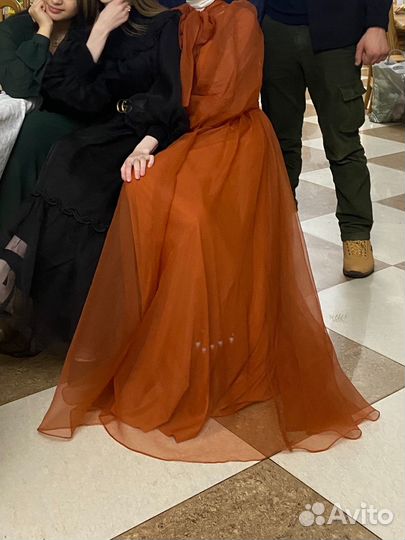 Вечернее платье